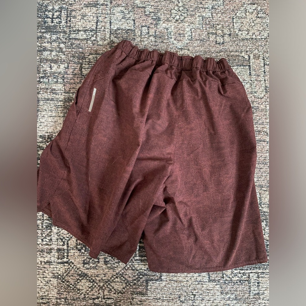 REI Men’s Athletic Shorts - Size M